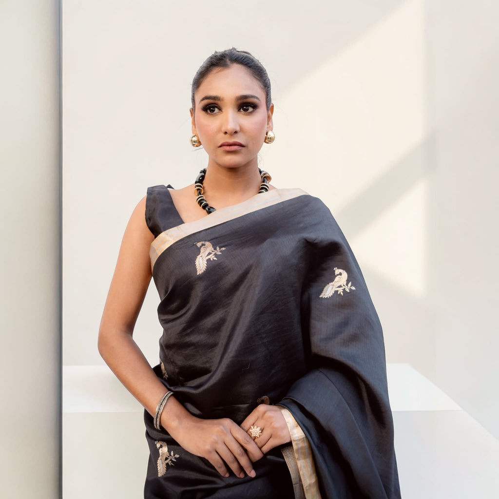 Sacred Ties 1.2 | Handwoven Banarasi Saree