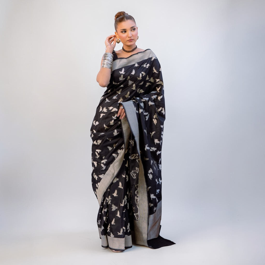 Sacred Ties 1.1 | Handwoven Banarasi Saree