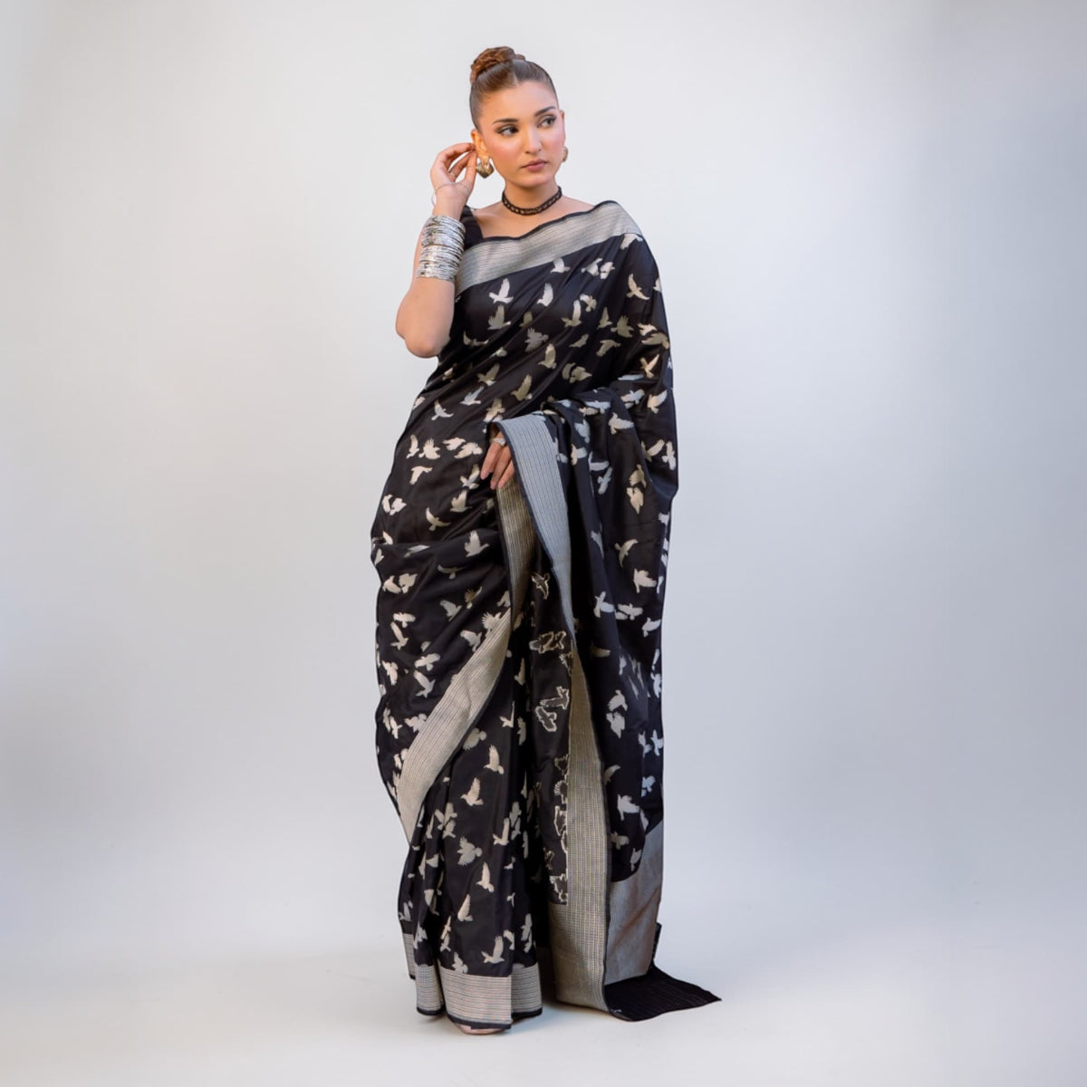 Sacred Ties 1.1 | Handwoven Banarasi Saree
