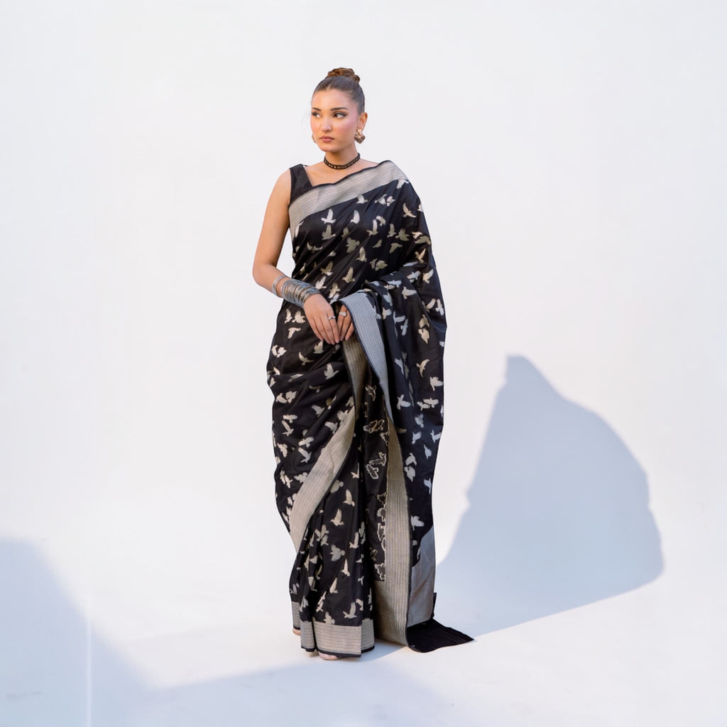Sacred Ties 1.1 | Handwoven Banarasi Saree