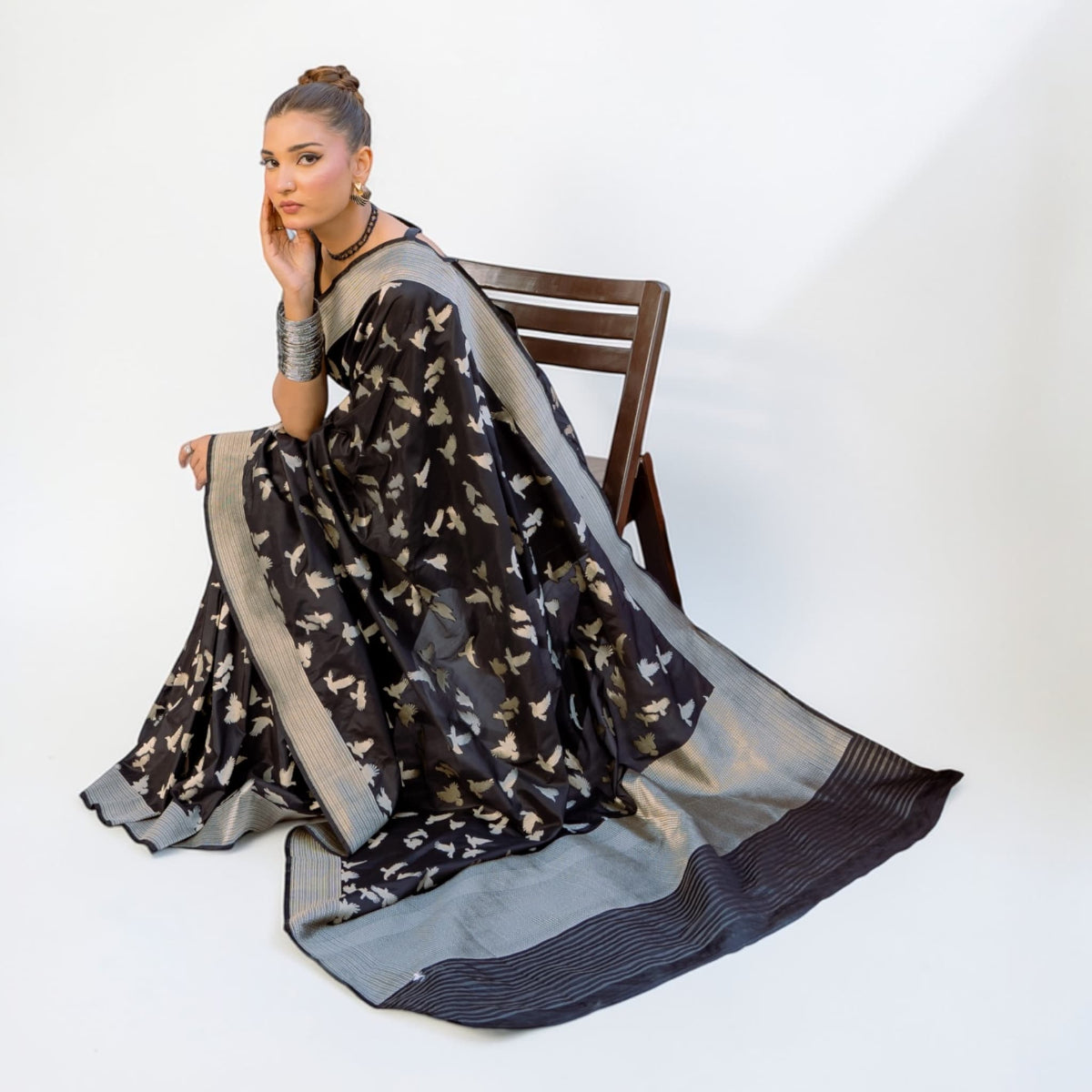 Sacred Ties 1.1 | Handwoven Banarasi Saree